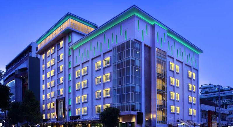 Neo Hotel Melawai By Aston Jakarta Exterior photo